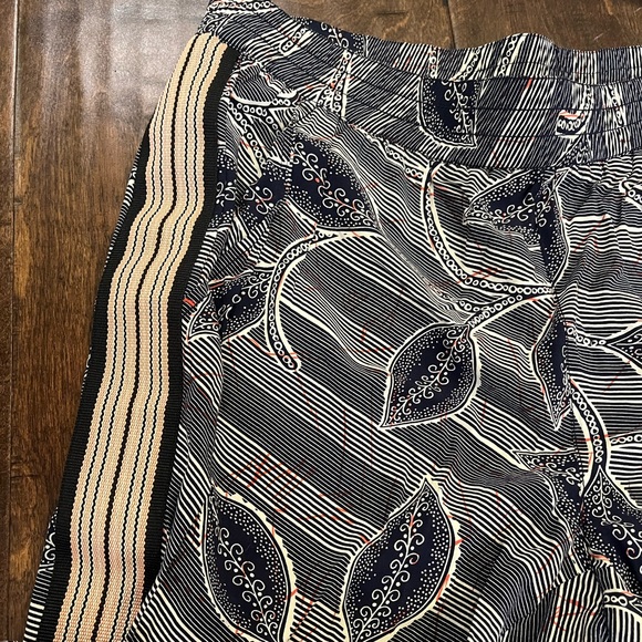 Anthropologie Hei Hei Lourinha Leaf Print Jogger Pants size Medium - Picture 4 of 9